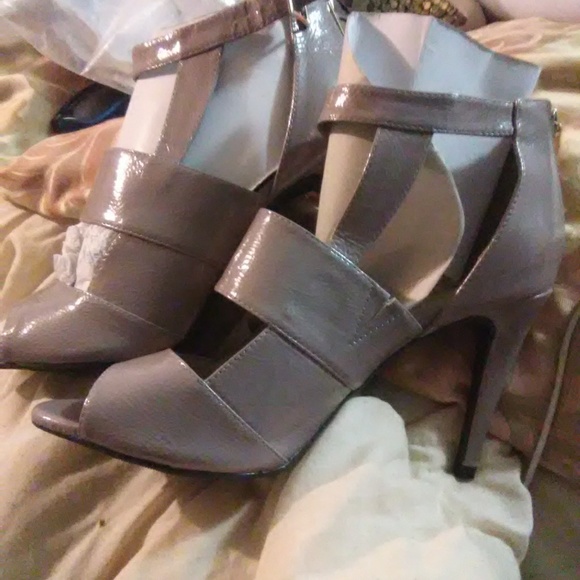 Mark. Ladder Up heels - Picture 2 of 3